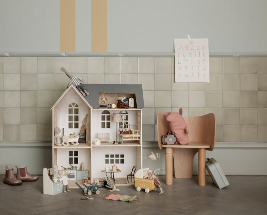 Doll House