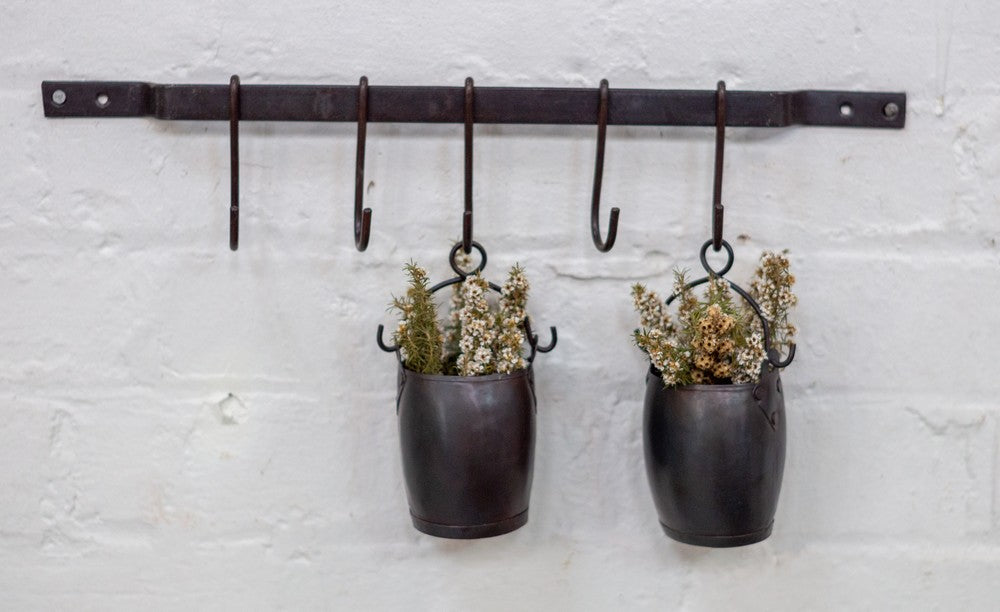 Iron hanging bar with 5 removable hooks